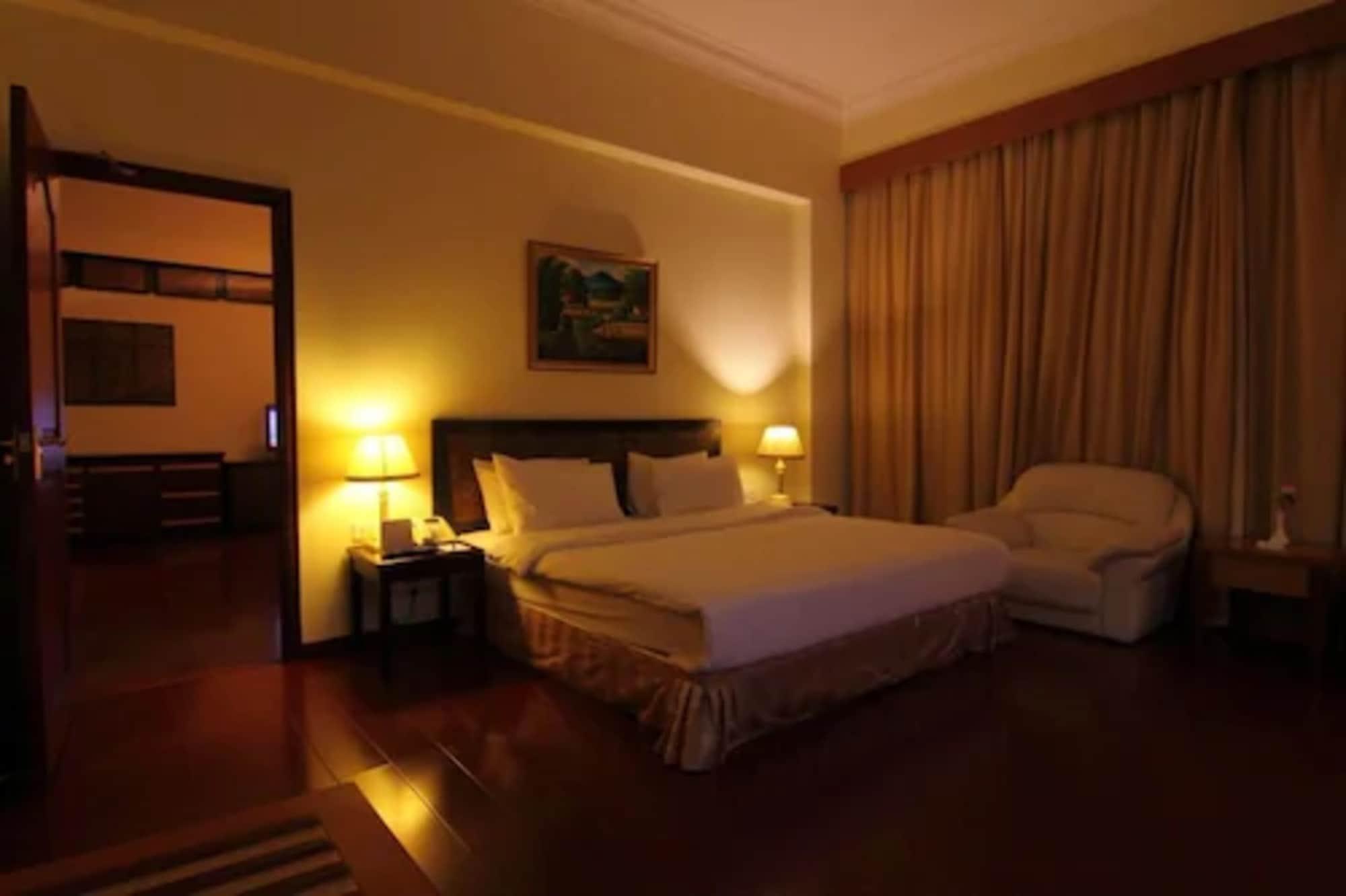 Golden View Hotel Наґойя Екстер'єр фото