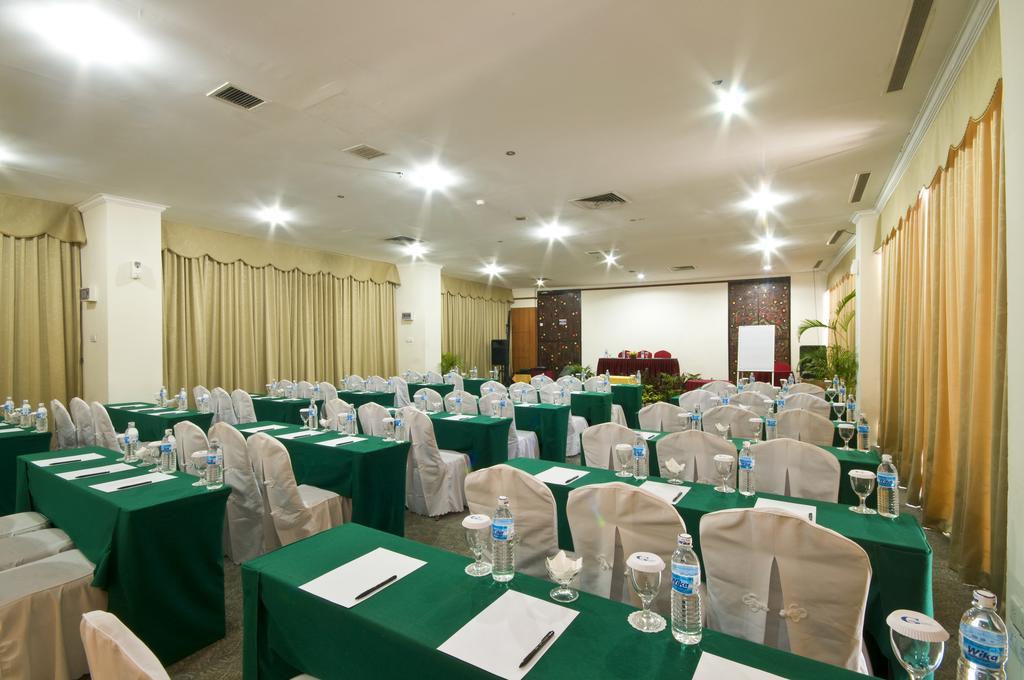 Golden View Hotel Наґойя Екстер'єр фото